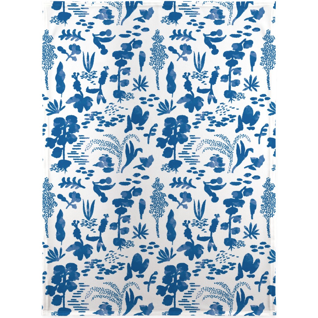 Blue and White Garden Blanket, Fleece, 30x40, Blue, True Blue