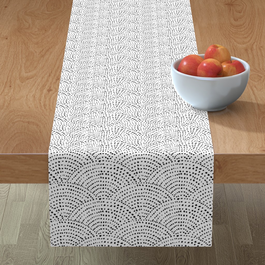 ink dot scales table runner