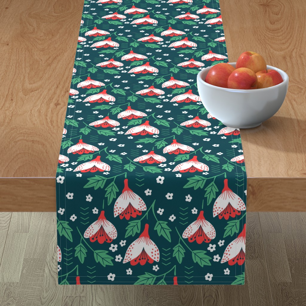 Christmas Flowers - Green Table Runner, 108x16, Green